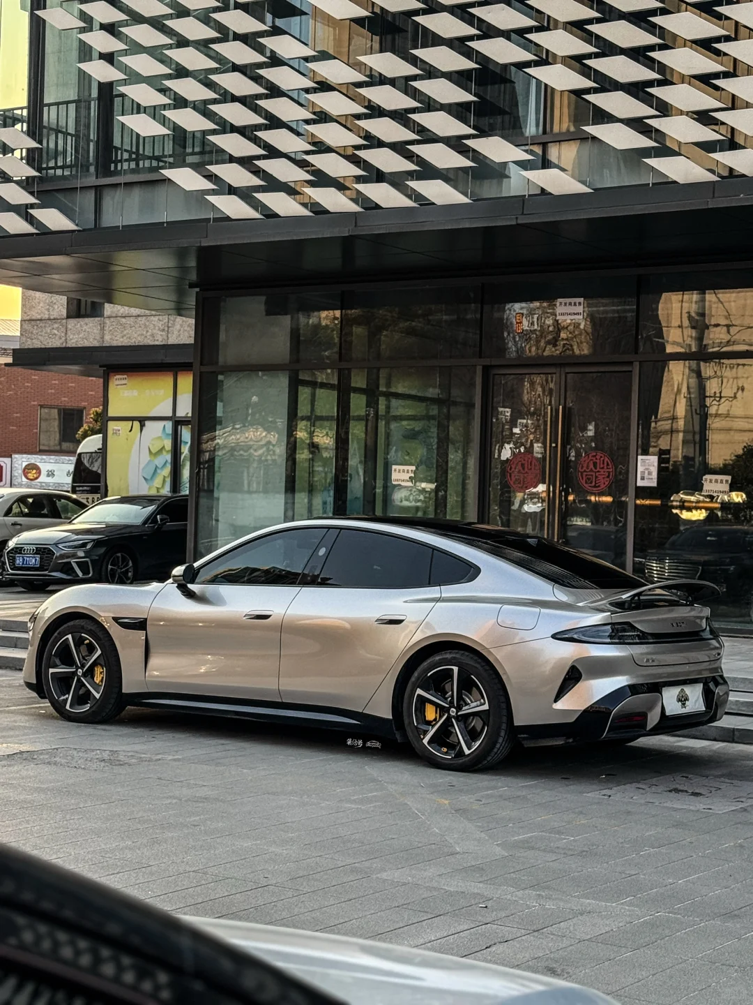 帅到炸裂 | 真正爱上SU7，生来热烈而自由