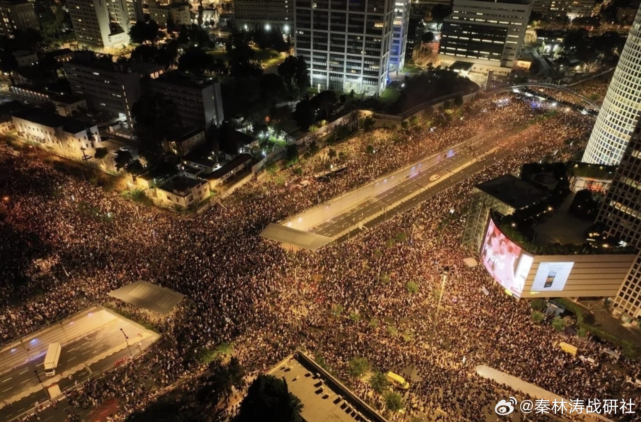 烽火问鼎计划热血军迷大本营 最近在以色列，好多老百姓都跑到特拉维夫这个大城市去参