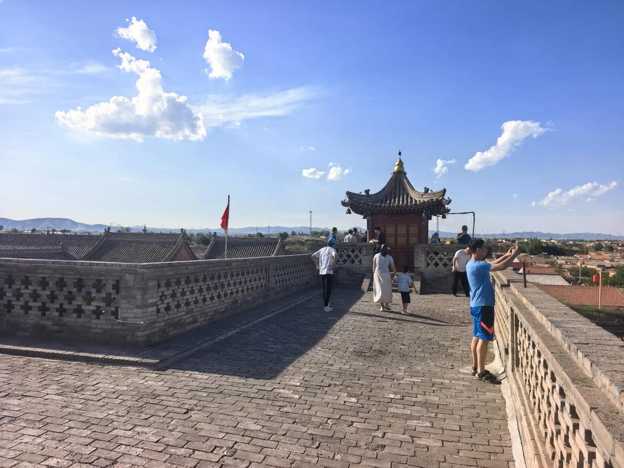 你的快乐，是建立在内心满足，还是别人的点赞上？

想看电影《八仙》，就一个人去了