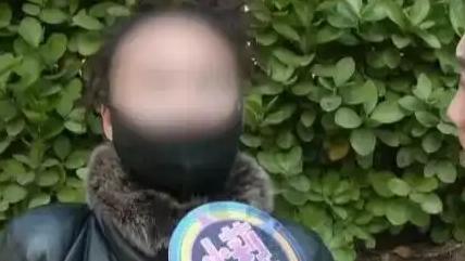 姐弟恋关系中的复杂情感与现实困境。周女士为丈夫付出了大量金钱和真心，却最终感到失