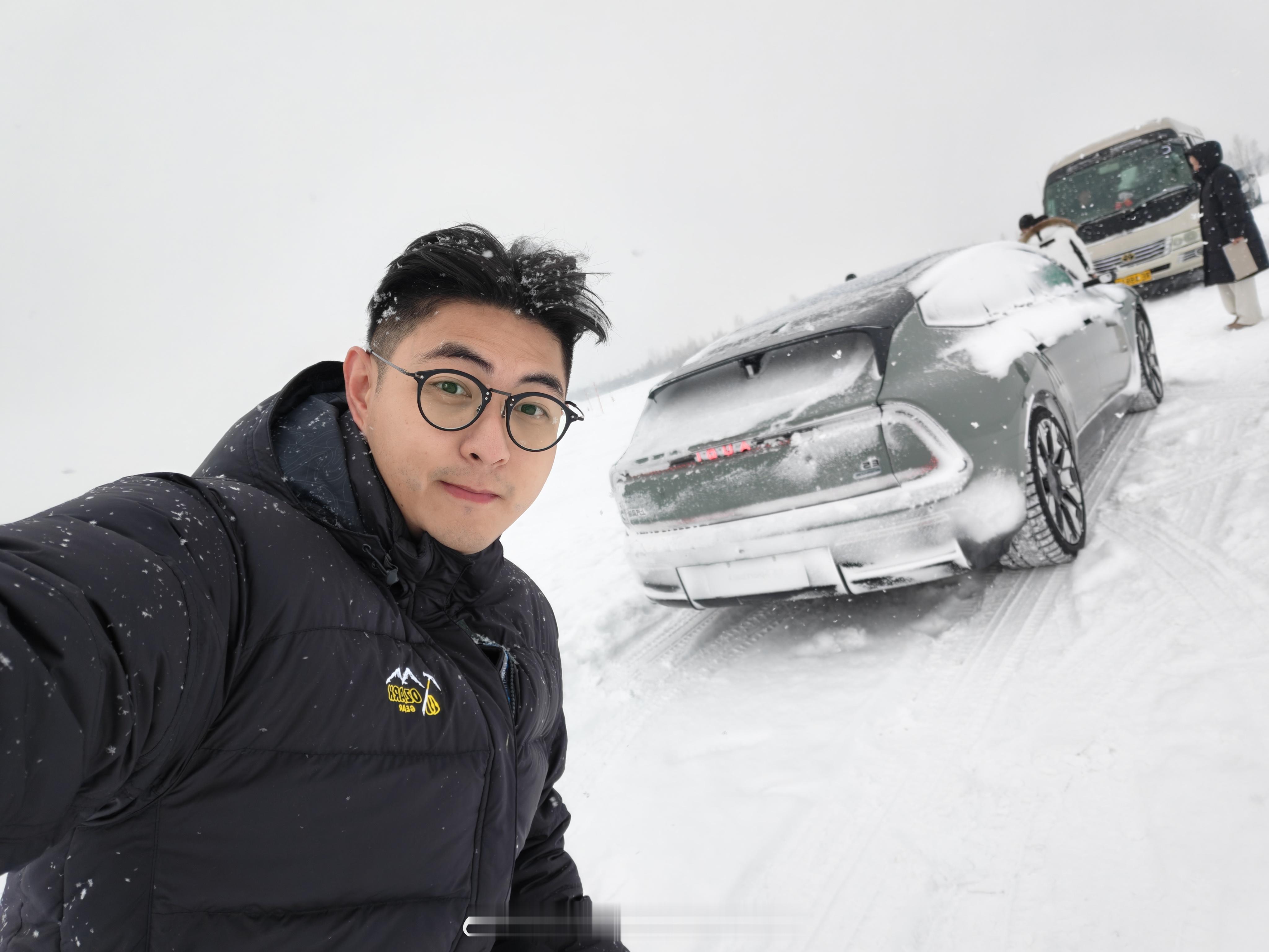 南方后驱E5车主表示，四驱在广州只是徒增功耗，但冰雪天没quattro简直是寸步