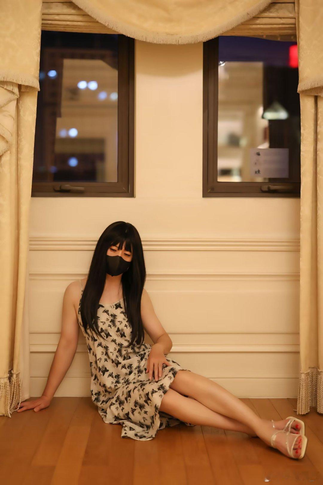 3：夏天去天津的丽思卡尔顿拍的，可惜只在套房里拍了，时间不够没去大堂和外面拍。 