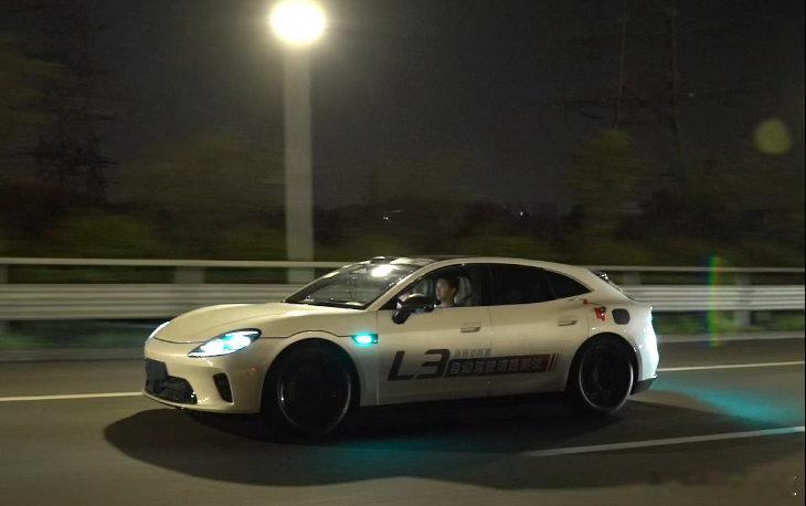 启境官宣获得L3道路测试许可依托合规测试，将开展特殊车辆识别、施工改道通行、远距