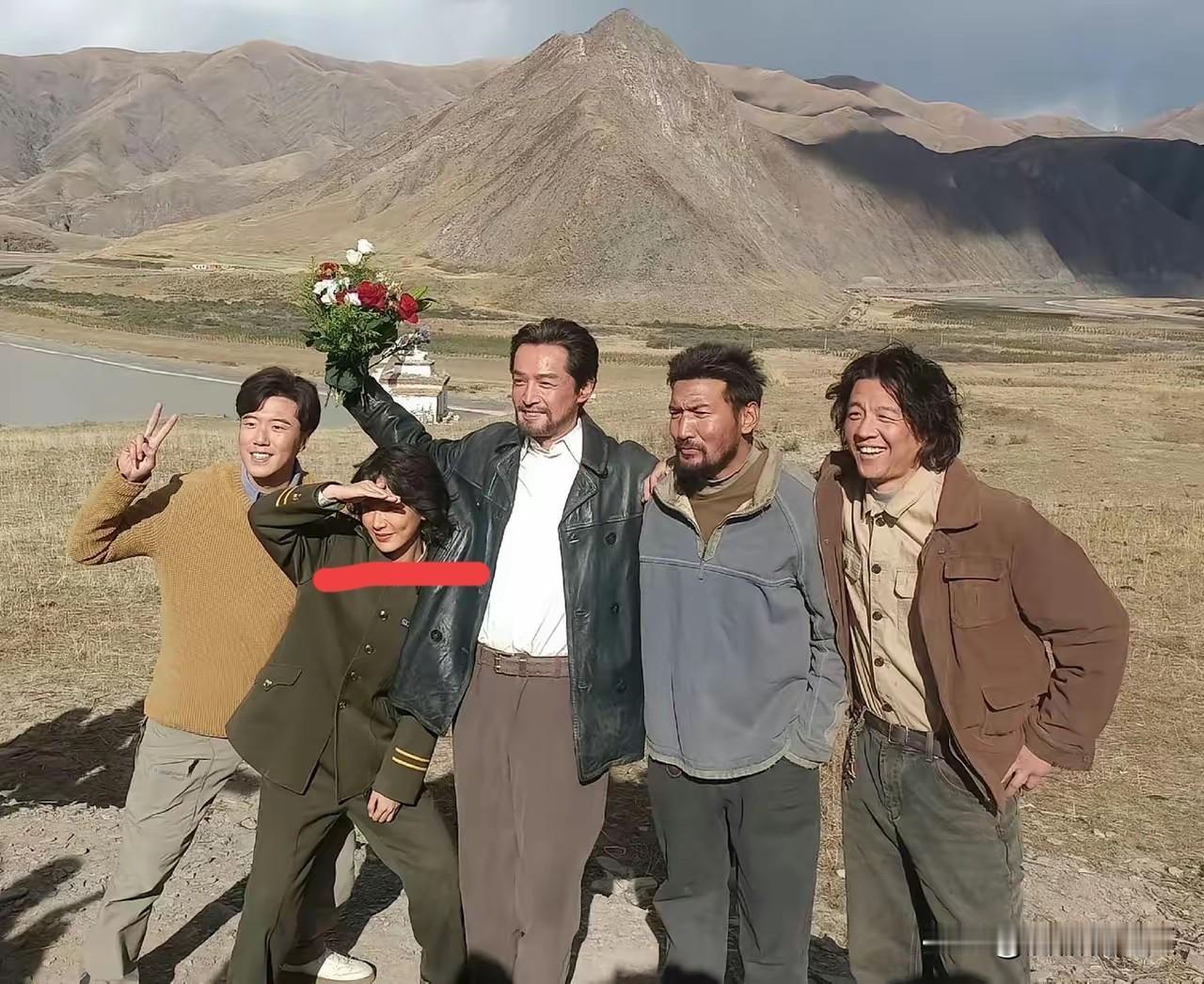 杨紫生命树
我一直有个问题不敢说
那就是杨紫的妆造很不自然，她脸上的那种晒黑感看