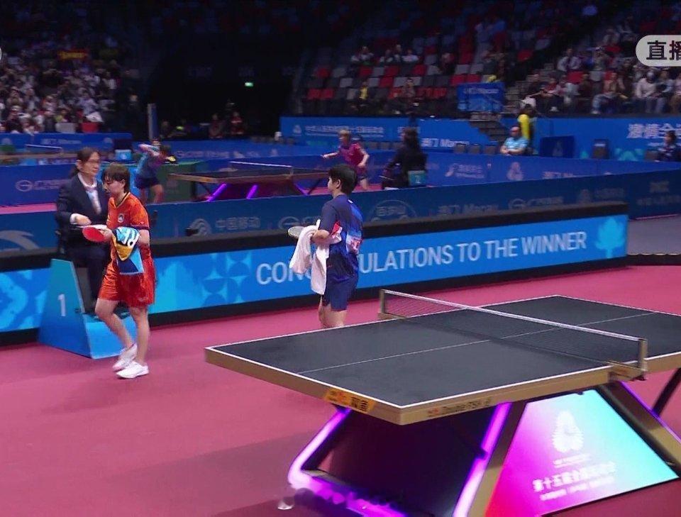 第十五届全运会乒乓球女单半决赛，孙颖莎4比1朱雨玲，孙颖莎晋级女单金牌赛金牌赛：