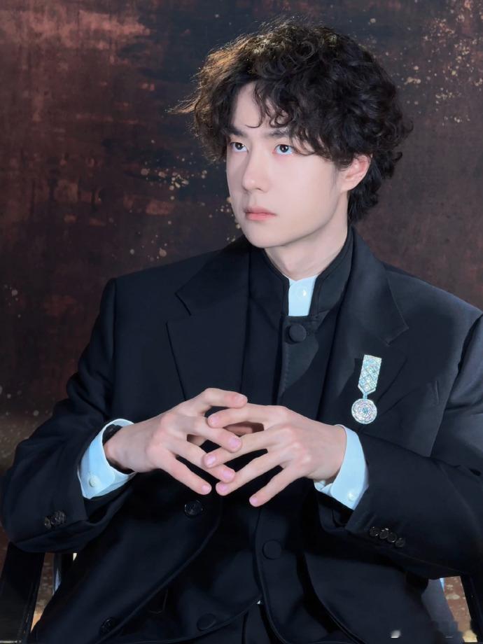 谁看了不迷糊啊！反正我是迷得不要不要的！王一博