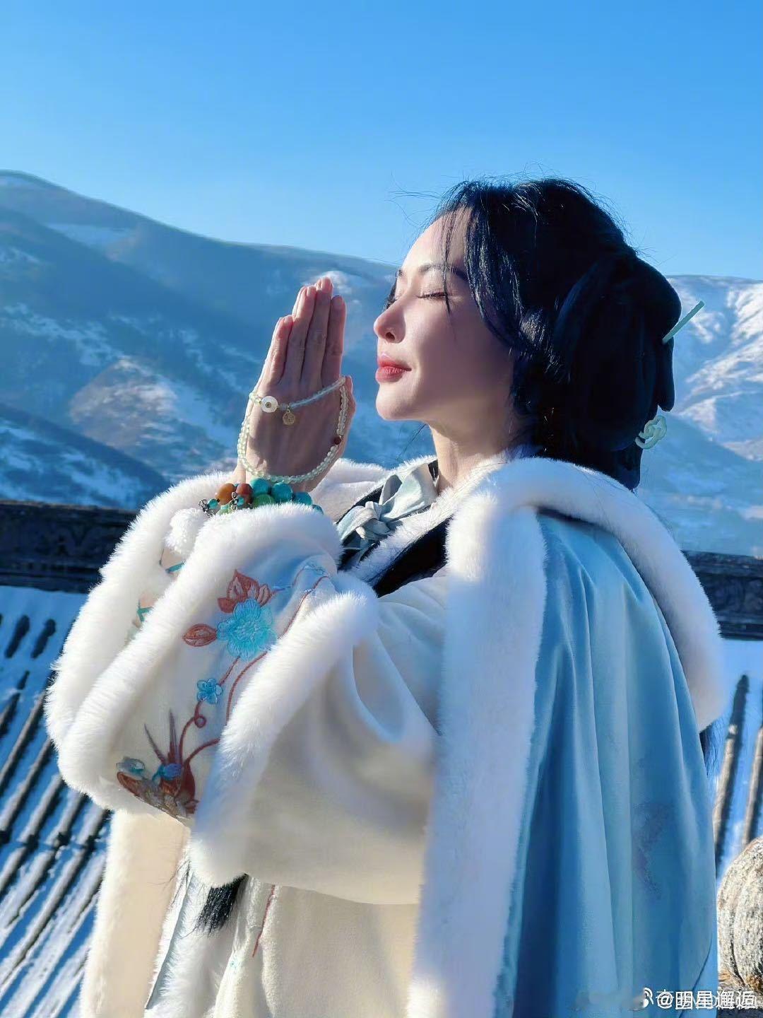 私下找莫小奇算运势的艺人都有谁啊 没想到有这么多艺人私下找莫小奇算运势，她的预言