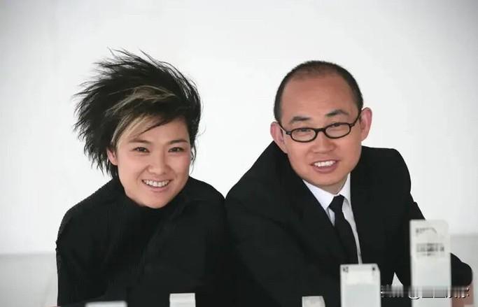 潘石屹与张欣的婚姻，本质是过去四十年中美特殊商业模式的鲜活缩影：华尔街资本嫁接中