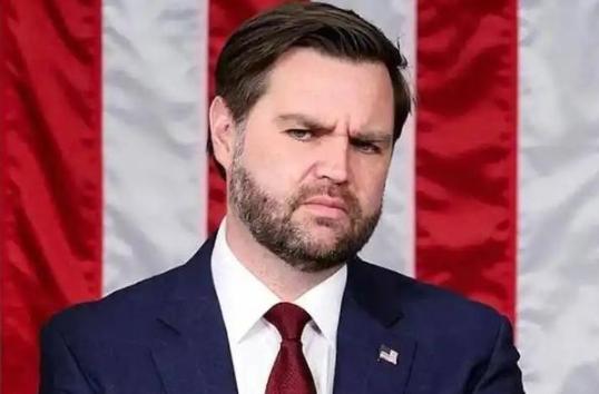 美国政坛恐怕要出大变故！万斯当选总统的概率越来越高。他要是真搬进白宫，整个美国从