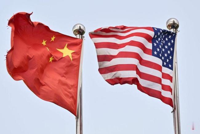 美国国际贸易商许耀楠日前写道：“美国越来越清楚地意识到，中国不是一个会自然融入美