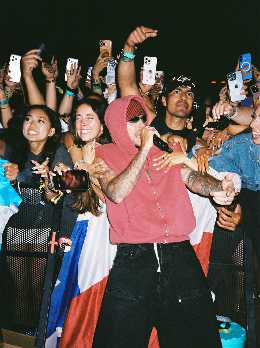 JustinBieber🎄  贾斯汀比伯 OMG‼️根据HDD最新推文，知情人