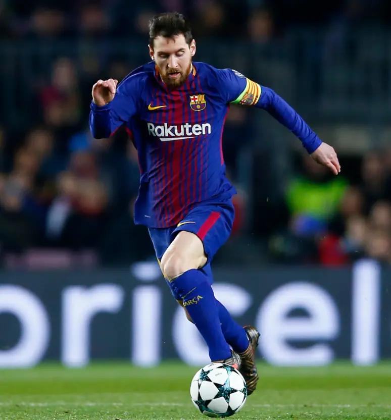 足球巨星梅西在印度10分钟！！！

     25年12月13日下午，阿根廷足球