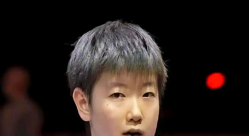 12比10逆转拿下第五局那一秒，全场掀翻顶棚的尖叫声快震碎了场馆玻璃。但你仔细听