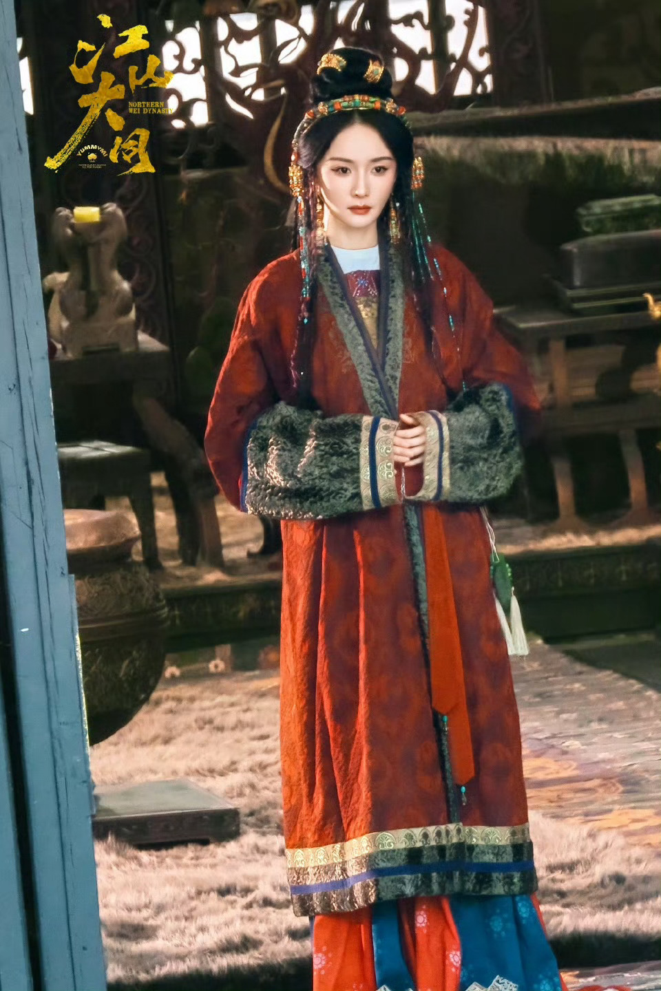 内娱明星眼里的杨幂身处浮华复杂内娱，依旧保持本心。一众明星纷纷直言，杨幂眼界格局
