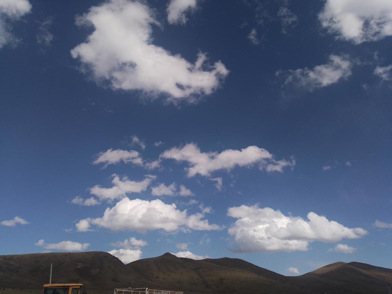 我4月来的，如今都快6月了。我还没去过县上。虽说就算去县上，大多时间也是在车上，