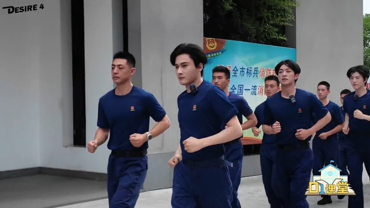 我不行了老豆刹车不及时飞出去又倒退回来，给我妈憋笑的[泪奔] ​​​