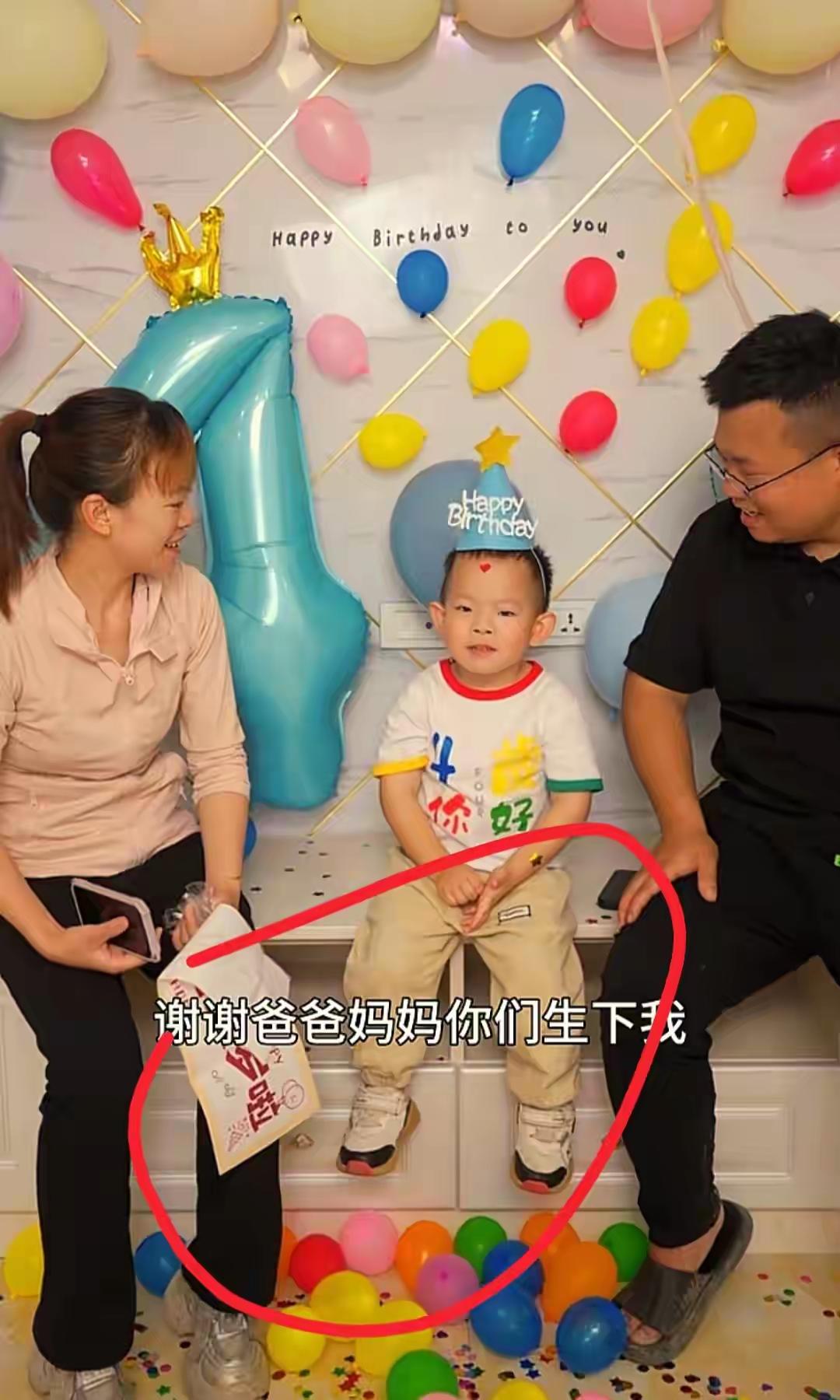 吃瓜群众永远是看热闹不嫌事大，
渝乡桃子账号已经很成熟，
可以说是稳健涨粉，拍摄
