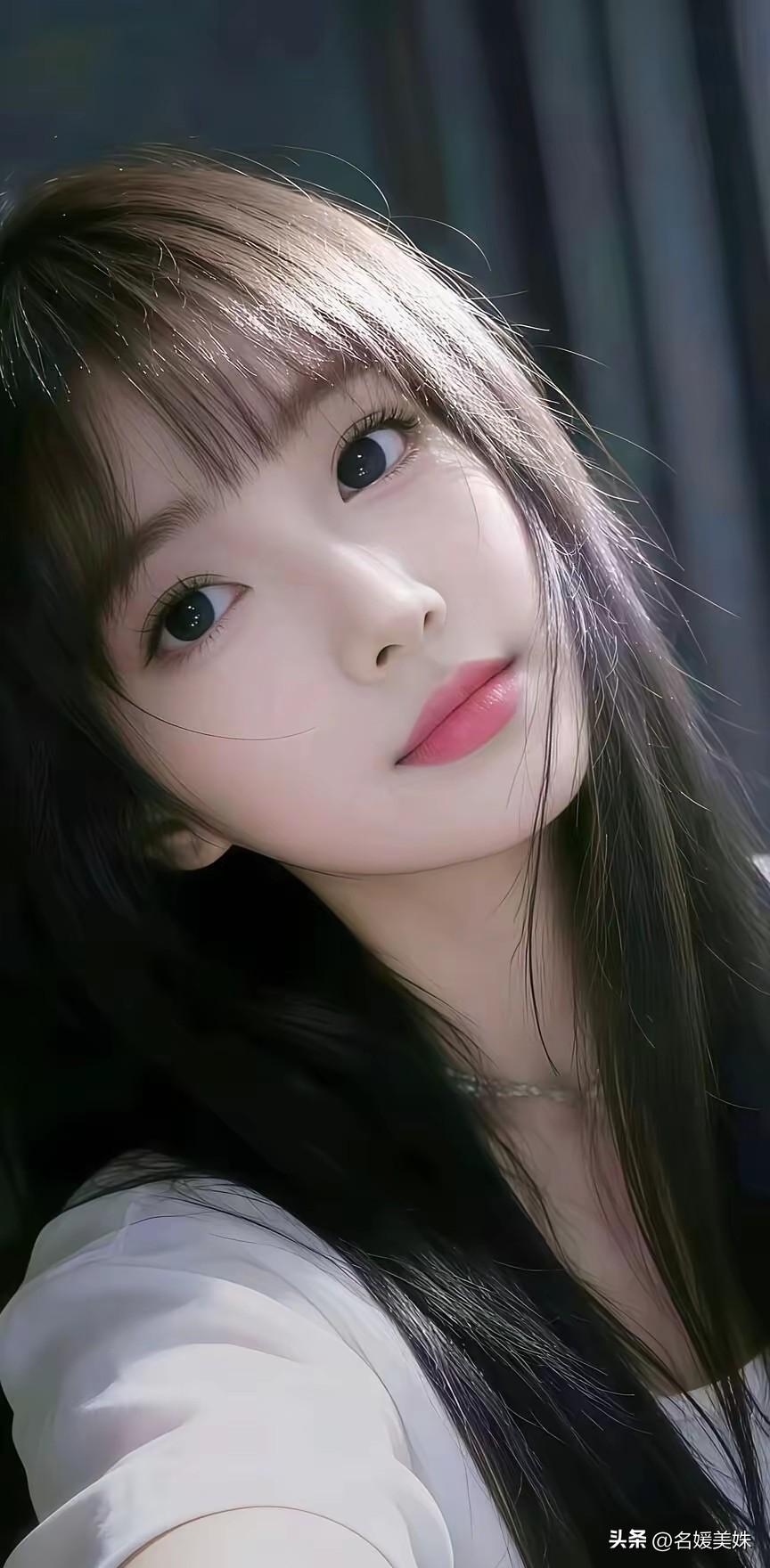 在这个世界
除了男人不要钱，
其他都要钱，
还要这个不值钱的
男人去赚钱。