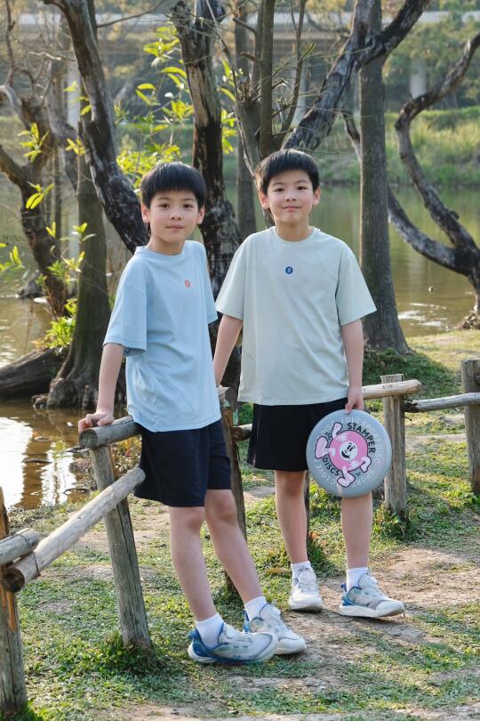 谁能拒绝户外运动男孩的阳光魅力？