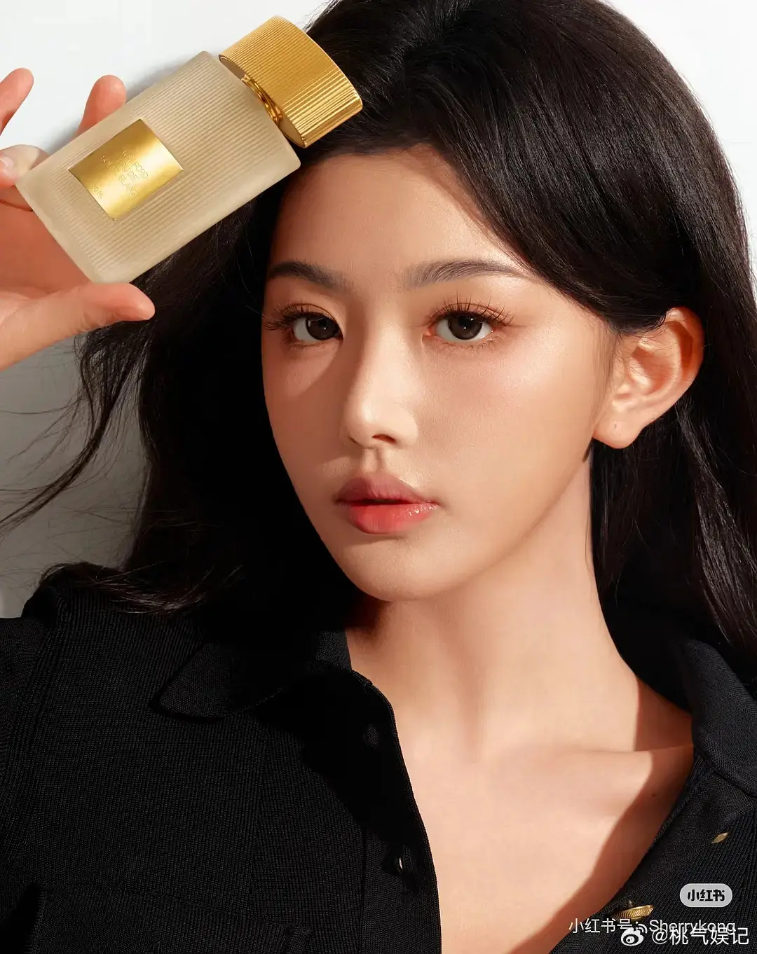 这图审美也太差了 