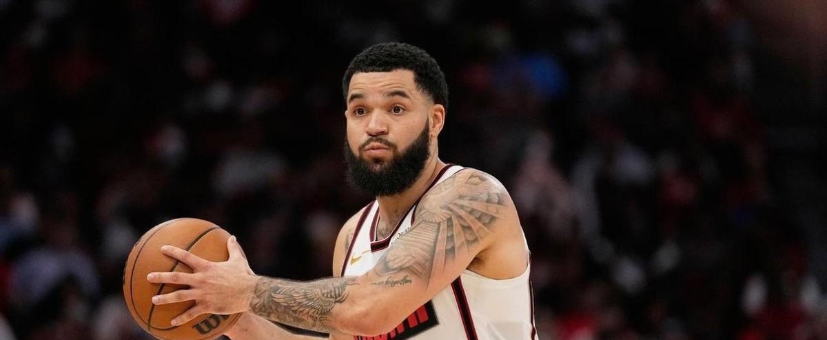 脚踝的慢性炎症在吞噬5000万。
范弗里特第三次推迟复出。
医疗报告显示他需要系