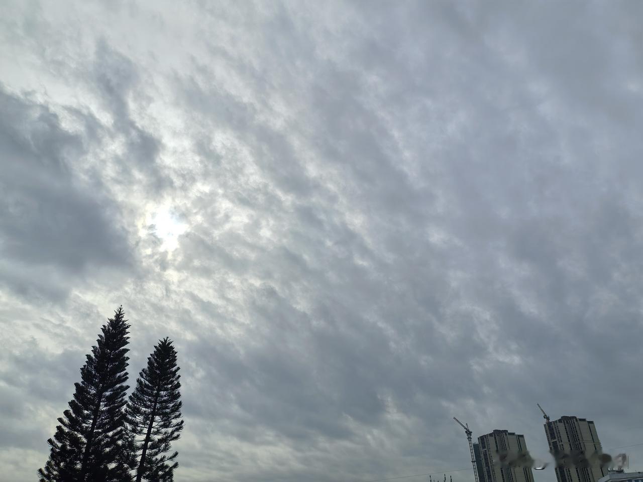 7月底8月初，广东雨水仍在线！

今天（30日），受偏南季风影响，粤西和珠三角西