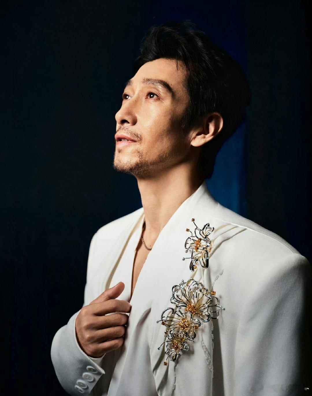 满江初舞台好高级被满江帅到了 我宣布这是本季披哥目前最让我惊喜的初舞台，满江的《
