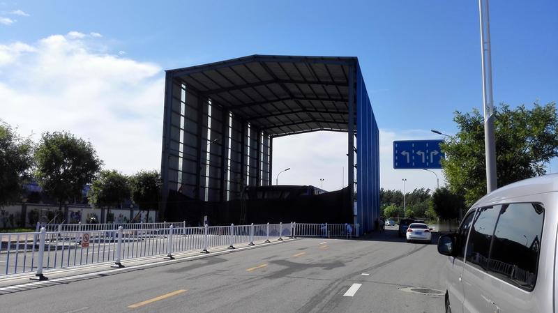 我国科研团队近日创下了超导电动磁悬浮推进的新世界纪录，试验车两秒内加速至700公