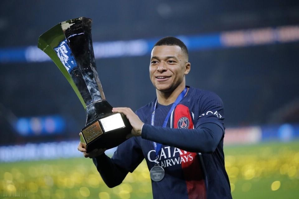 世界杯身价最高的5位球员

一、亚马尔、哈兰德
亚马尔、哈兰德身价高达2亿欧元，