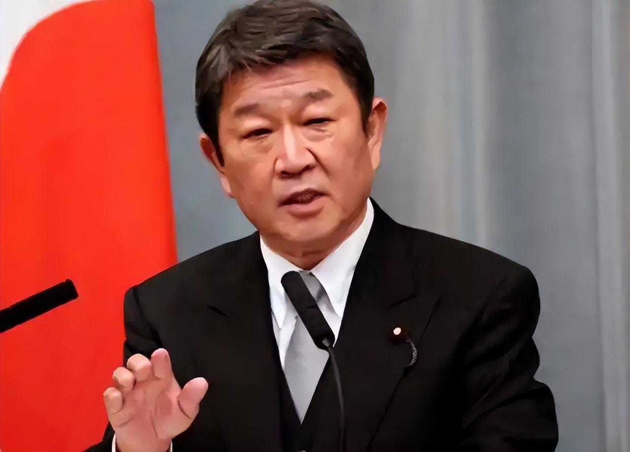 马尼拉会场短暂偶遇！日方主动对外造势，中方一句话划清会见与临时交谈界限。

东亚