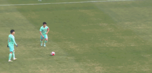 中国国奥长本事了？[what]严防死堵的情况下，也把球捅进去了[笑哭]，关键是头