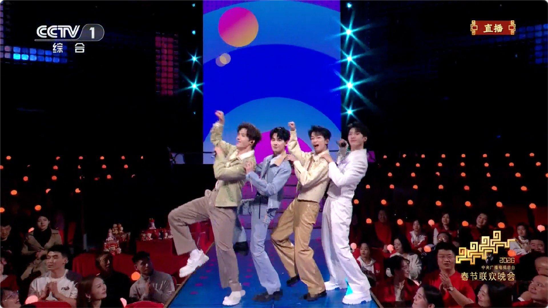 快乐小马对我眼睛很友好哥几个完全点燃全场！！！ 