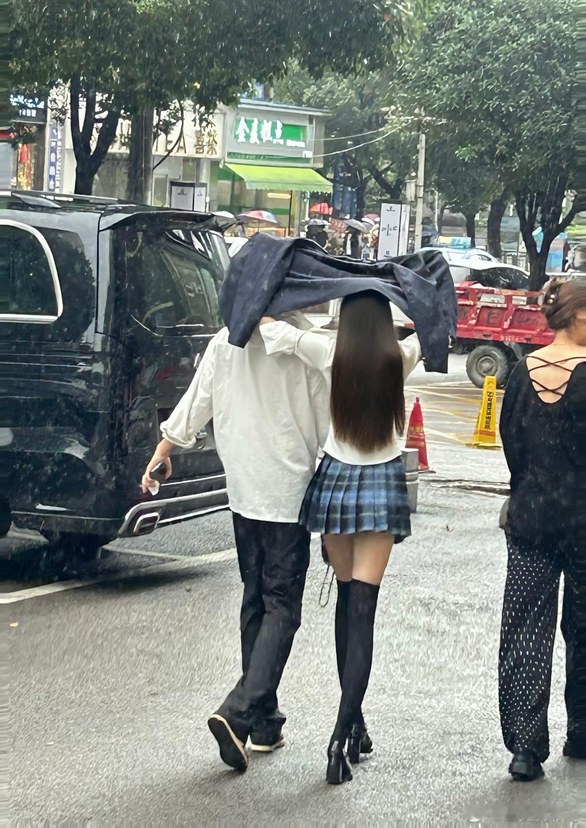 遇到真情侣直呼好般配 ​​​