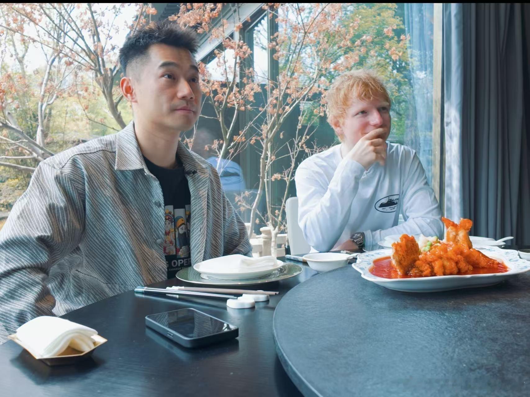 坏消息：没抢到Ed Sheeran门票好消息：和黄老板一起干了个饭  