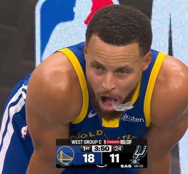 科尔这个阵容好大胆 霍福德带4个后卫 “ 库里 波杰 希尔德 小佩顿 ” 