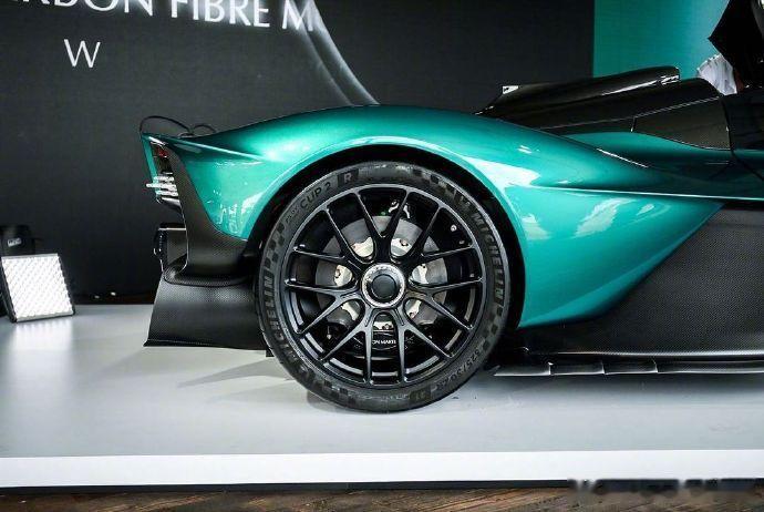 阿斯顿马丁Aston Martin Valkyrie Spider 全球汽车