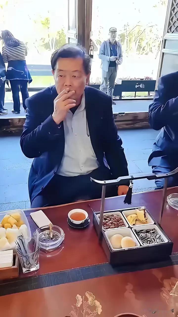 曹德旺在美国工厂的三记狠招，个个直击要害！

不是靠涨工资收买人心，也不是靠强硬