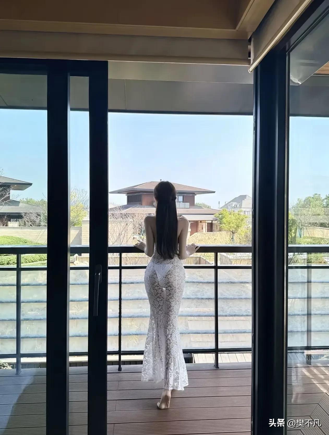 待我长发及腰时，便是蝴蝶自来时！