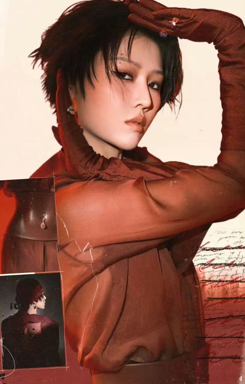 刘雨昕北京汽水音乐节舞台 Look，这眼妆大露背，要大鲨四方了！ 