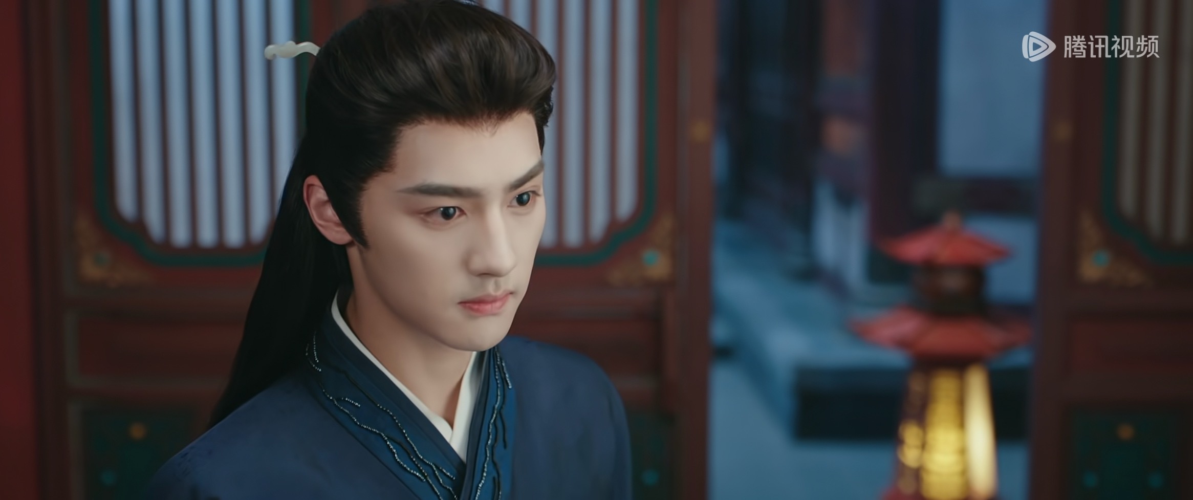 前段时间看了这个男演员的双色月光 昨天追的这部男主又是他每次看到他就觉得好熟悉 