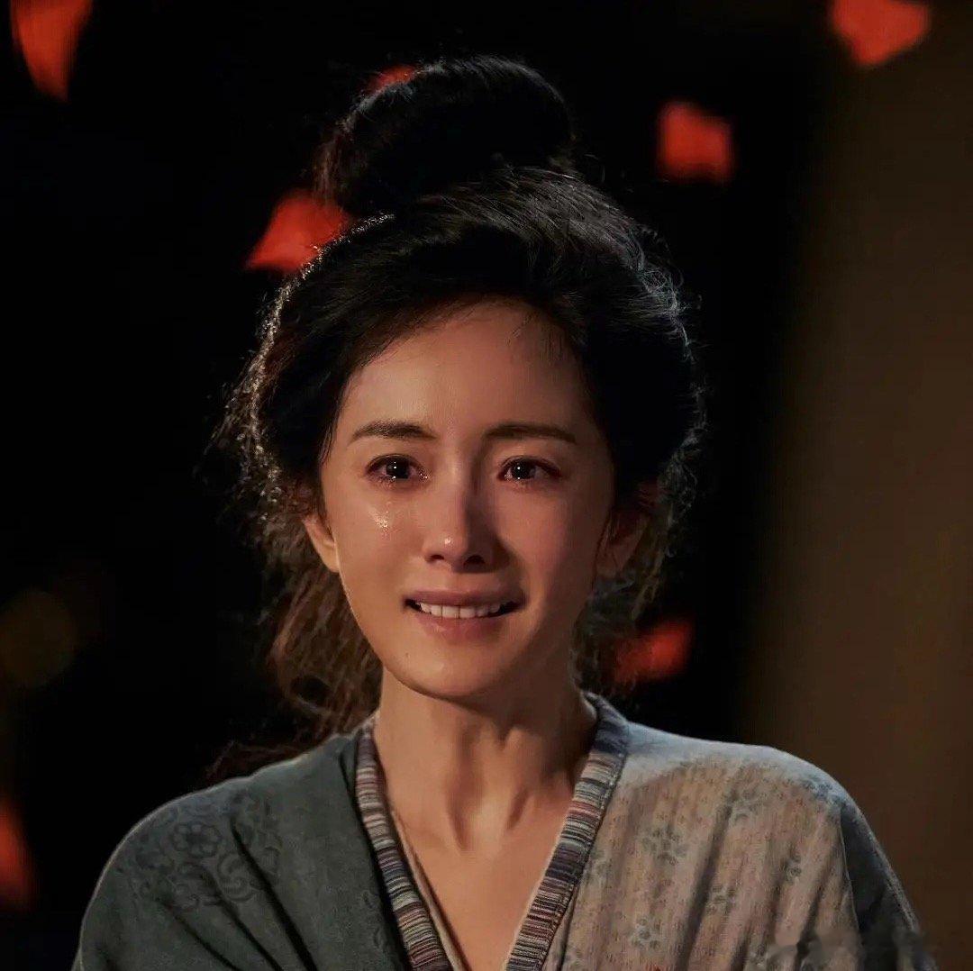 赵丽颖这次是真不行了不说白玉兰没有她连金鹰奖和百花奖也没有她，她现在真是进退两难