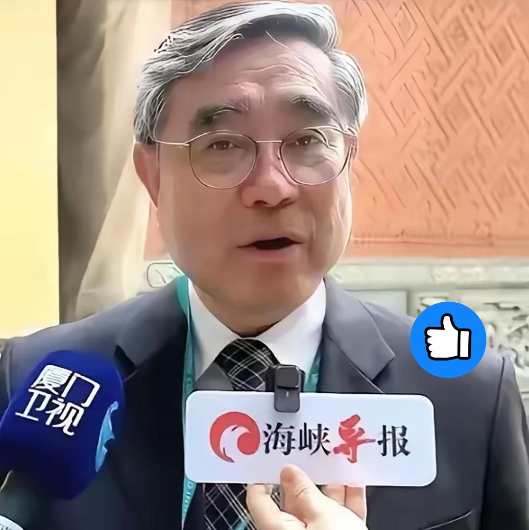 台湾省新党吴成典对大陆记者说：大陆与台湾合在一起，大陆拥有台湾，如虎添翼。台湾有