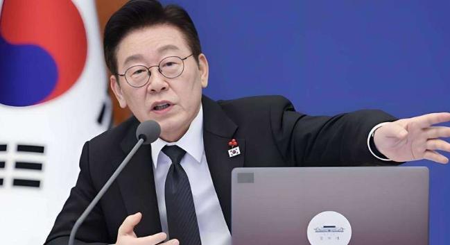 李在明直接掀了桌子！七十多年的韩国检察厅说没就没，这招釜底抽薪真能让他卸任后保住
