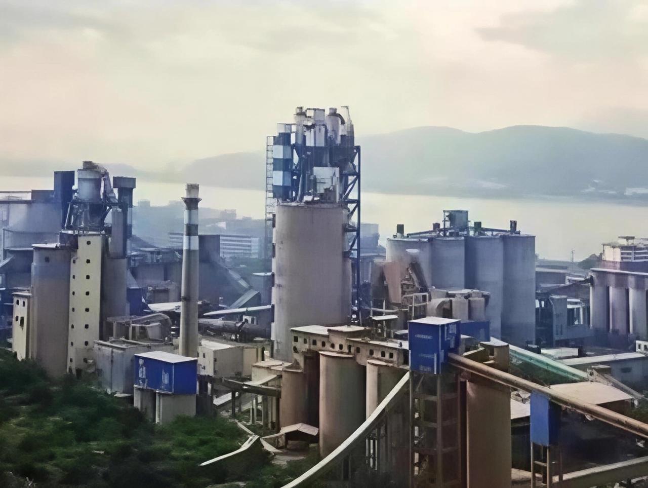 二氧化碳也能发电？贵州这台“超碳一号”真把科幻拍成了纪录片！
今天刷新闻，差点以