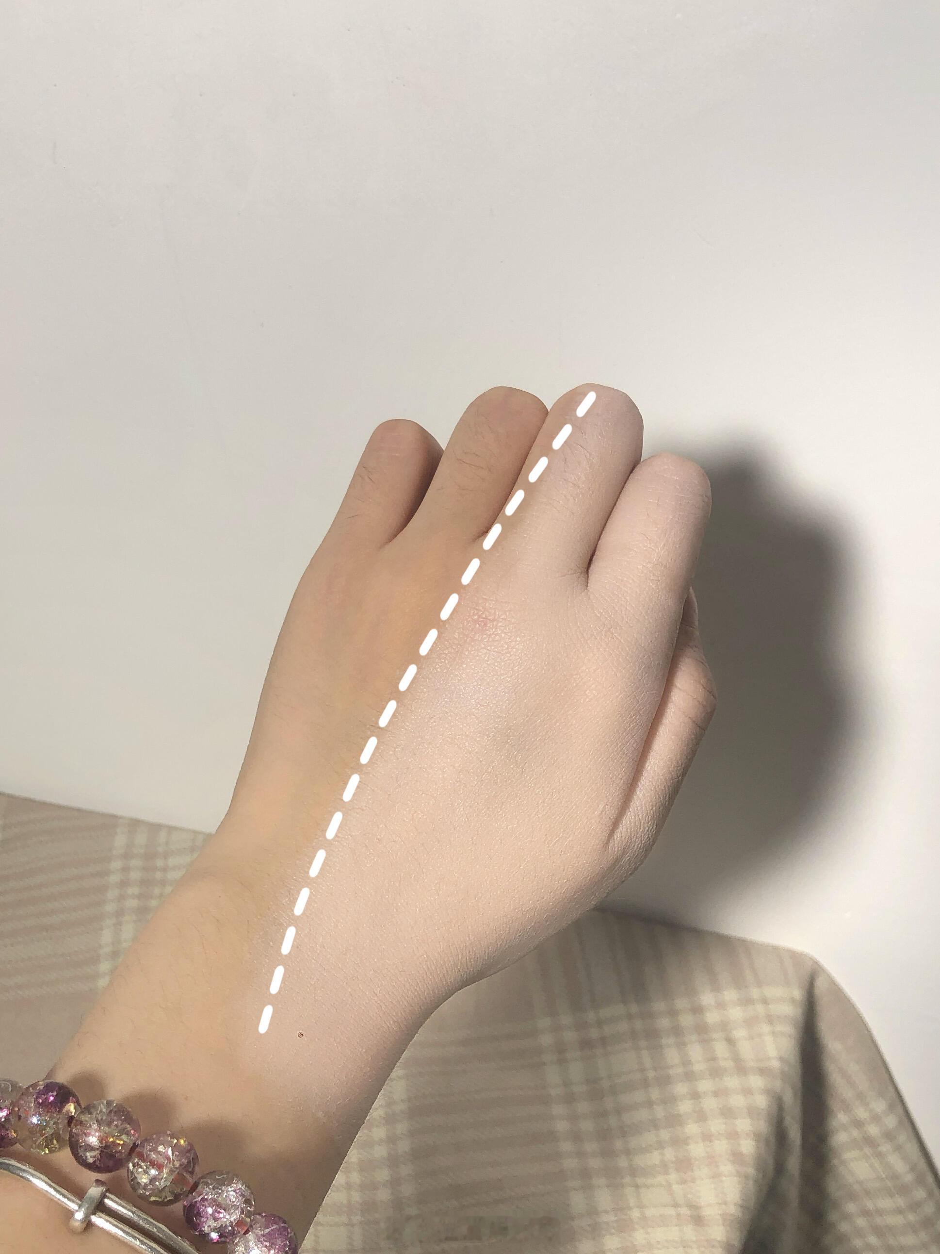 高海宁白玉兰红毯生图TVB《新闻女王2》剧组亮相白玉兰红毯姐姐一袭黑色抹胸鱼尾裙