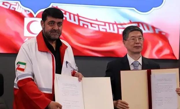 雪中送炭，4月15日中国援助伊朗人民的58吨人道主义医疗物资到达伊朗首都德黑兰！