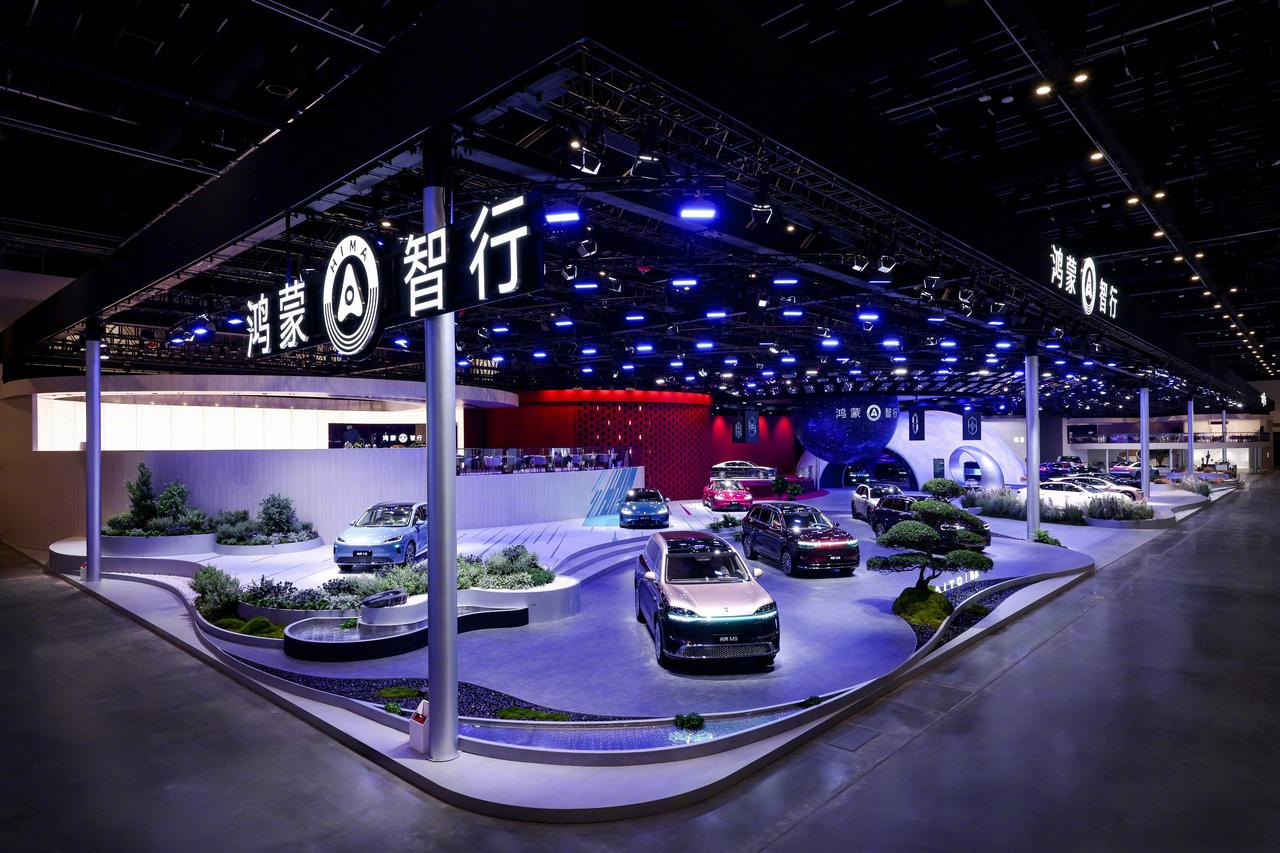 2026北京车展鸿蒙智行携问界、智界、享界、尊界、尚界五大全矩阵亮相，产品精准覆