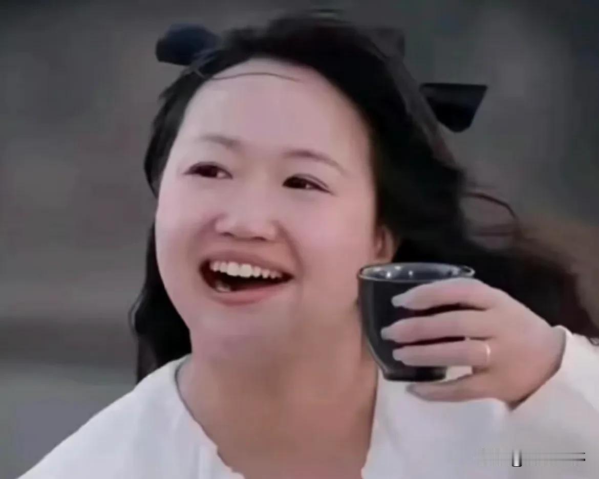 麦琳根本就不是婚姻问题，她是人品、家教及智商的问题，李行亮被pua 得以为自己有