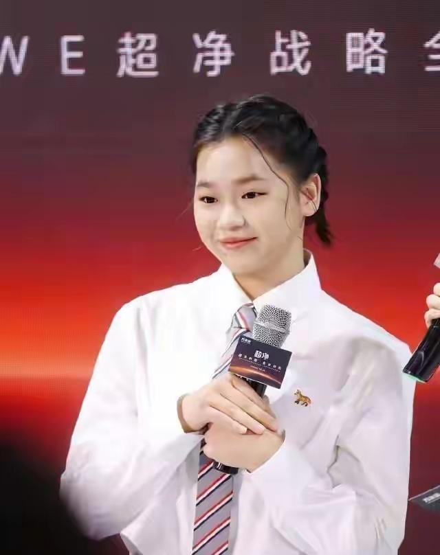 都在担心全红婵退役，她隐藏的顶级情商告诉你纯属瞎操心
“你是不是要退役了？”
当