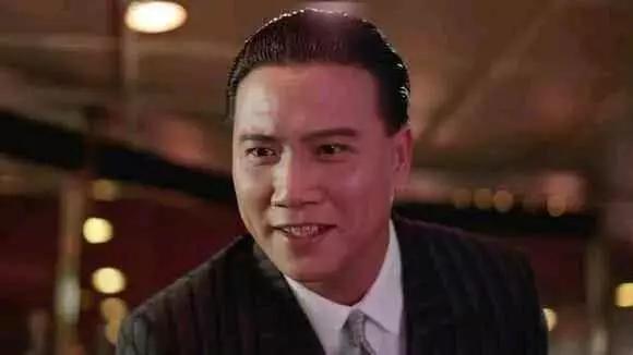 我超级喜欢万梓良！
很有意思，万梓良也是胖胖的，可一点都不显臃肿，他的脸也是肉肉